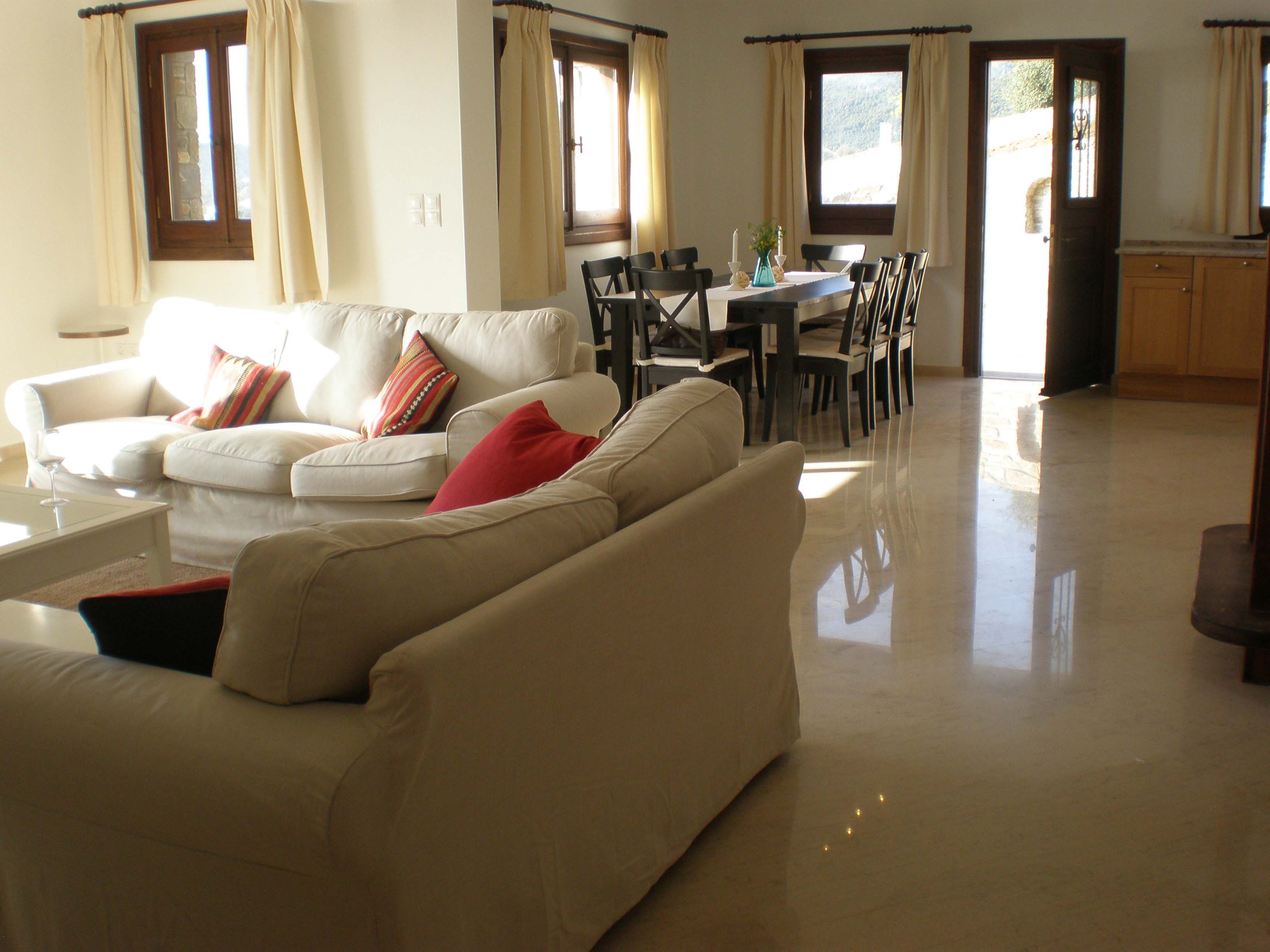 Main House Sitting 